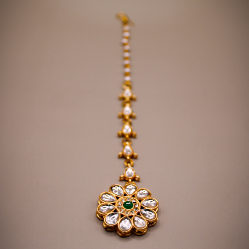 Gold Floral Center Kundan Maang Tikka
