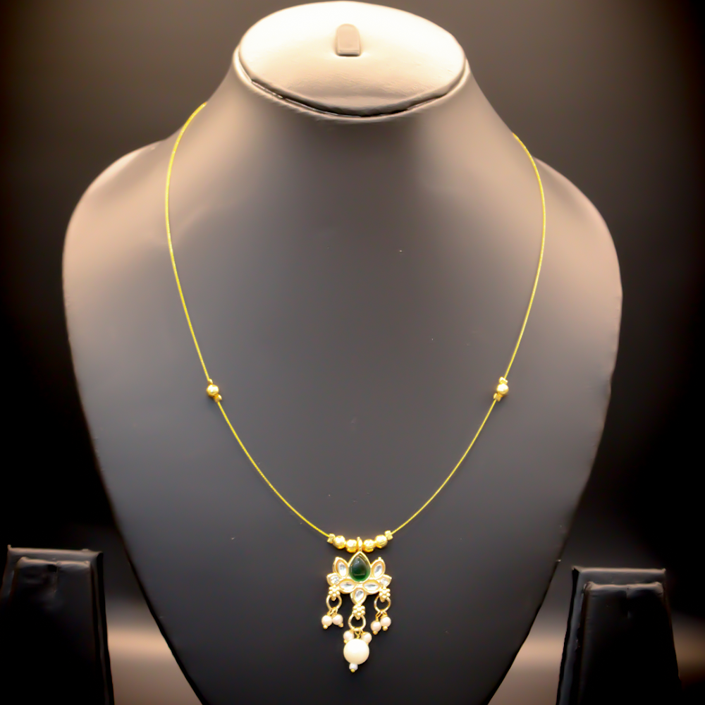 Emerald Bloom Trace Invisible Wire Necklace