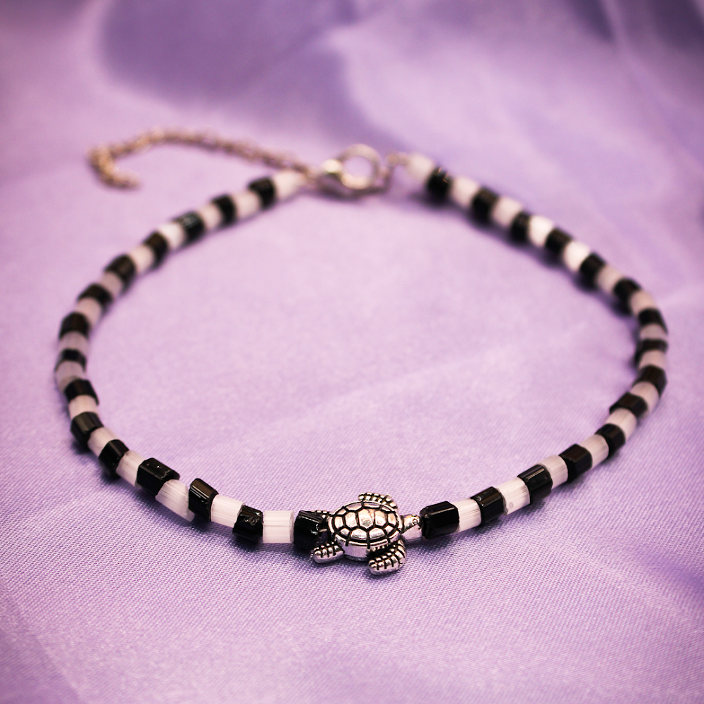 Tortoise Charm Black-White Beaded Anklets