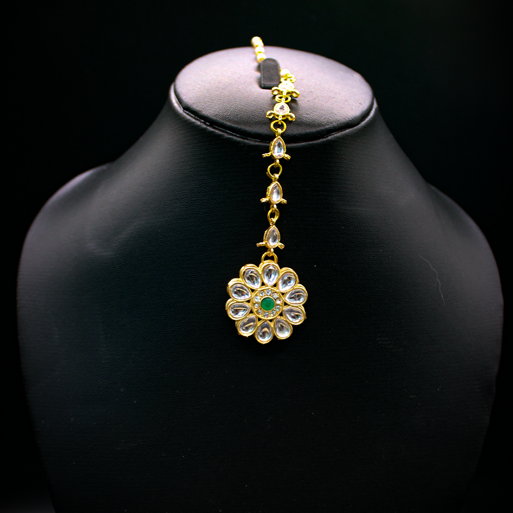 Gold Floral Center Kundan Maang Tikka