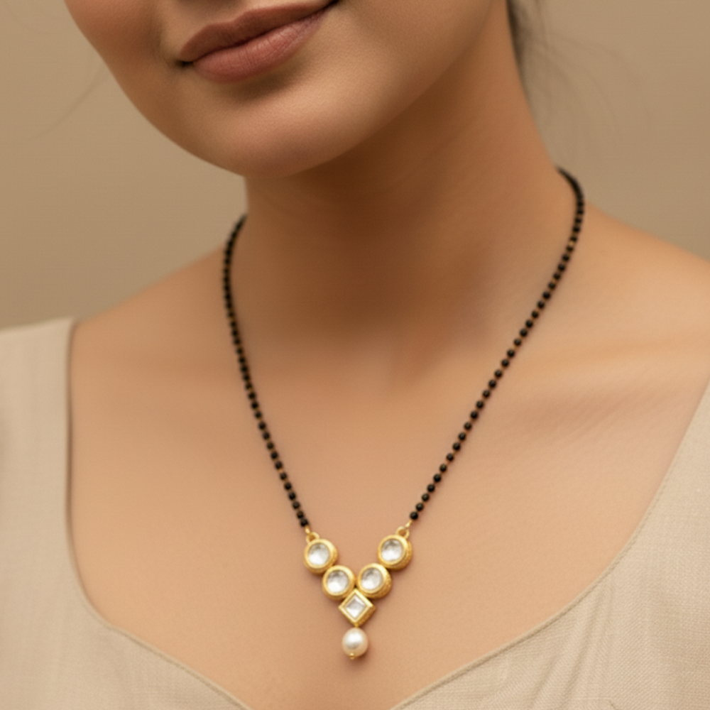 Gilded Kundan V-Cluster Mangalsutra