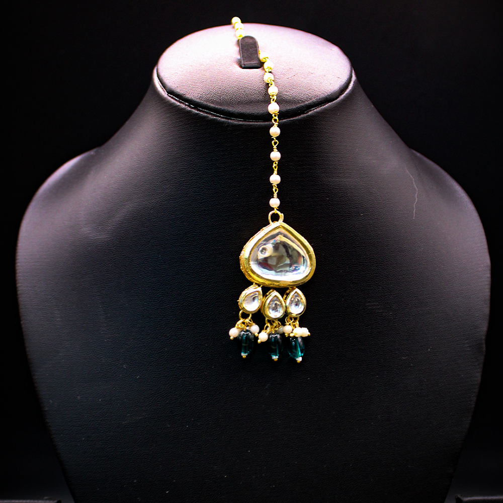 Emerald Kairi Kundan Maang Tikka