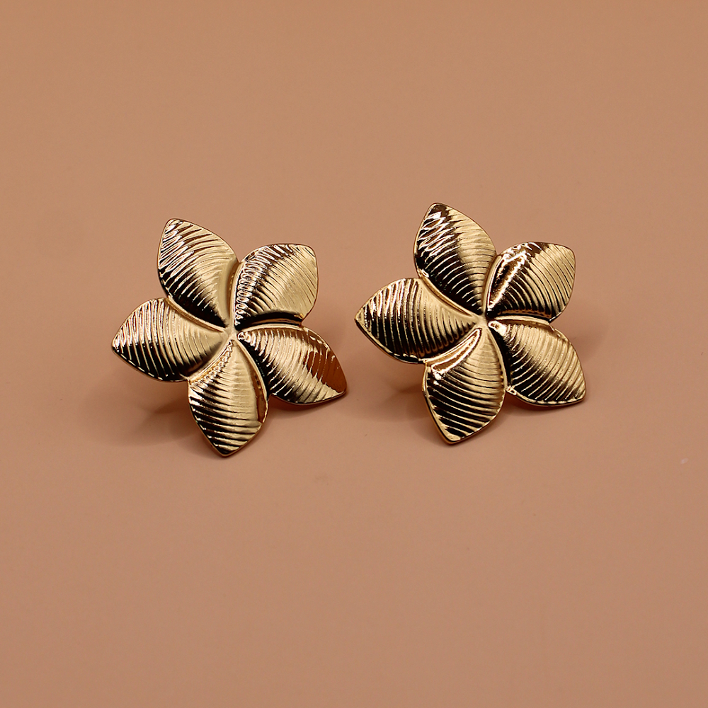 Golden Oasis Stud Earrings
