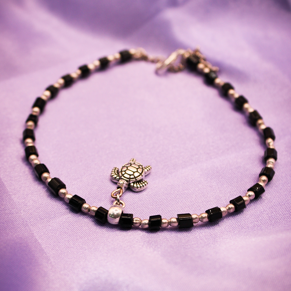 Dangling Tortoise Charm Silver-Black Beaded Anklets