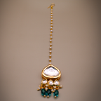Emerald Kairi Kundan Maang Tikka