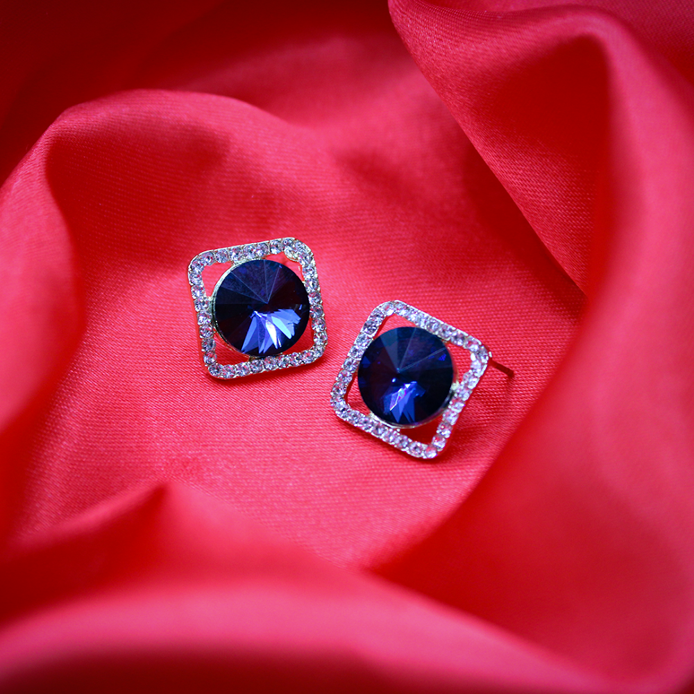 Sovereign Star Stud Earrings