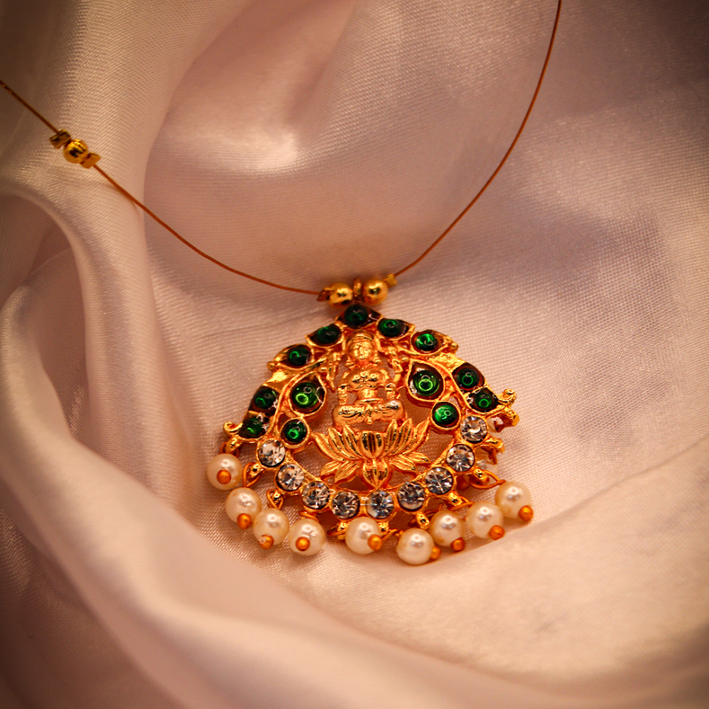 Laxmi Pendant Invisible Wire Necklace(Green)