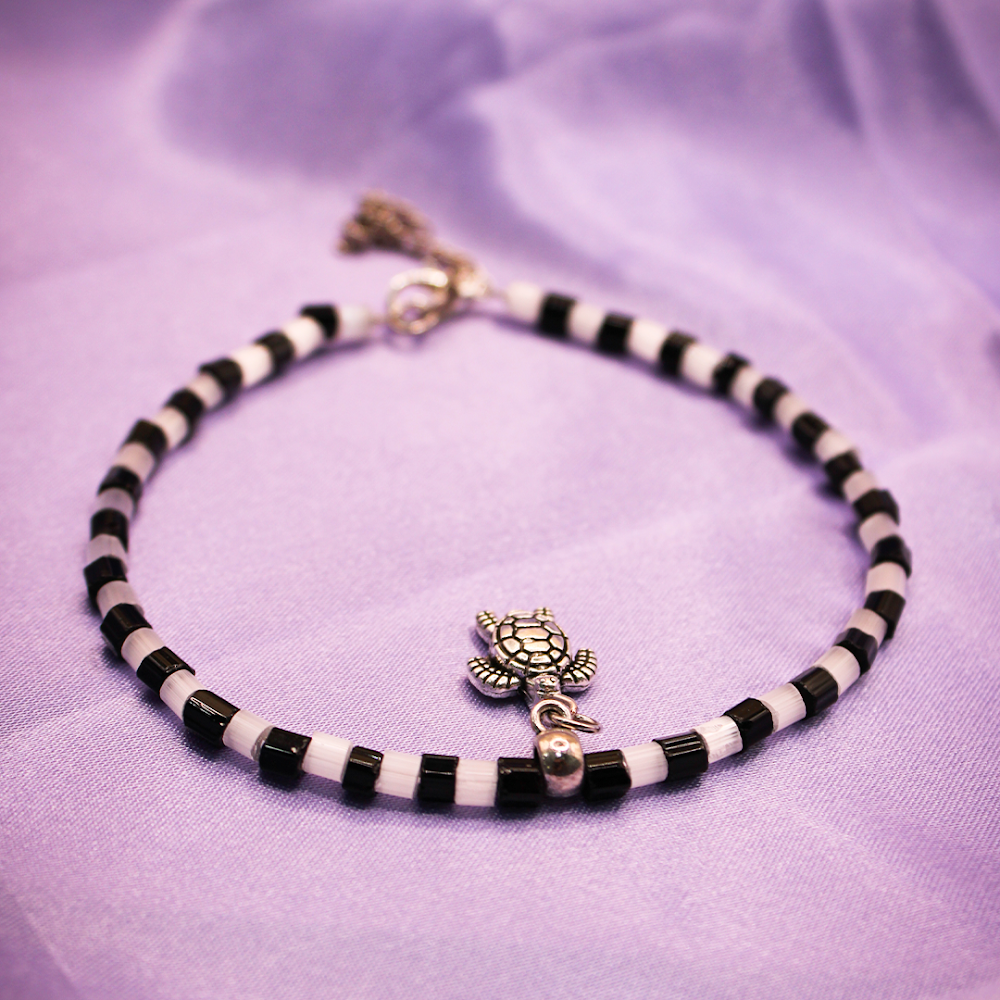 Dangling Tortoise Charm Black-White Beaded Anklets