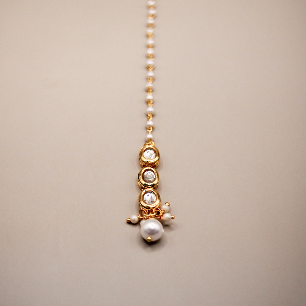 Elongated Pearl Drop Kundan Maang Tikka