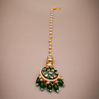 Panna Motif Kundan Maang Tikka
