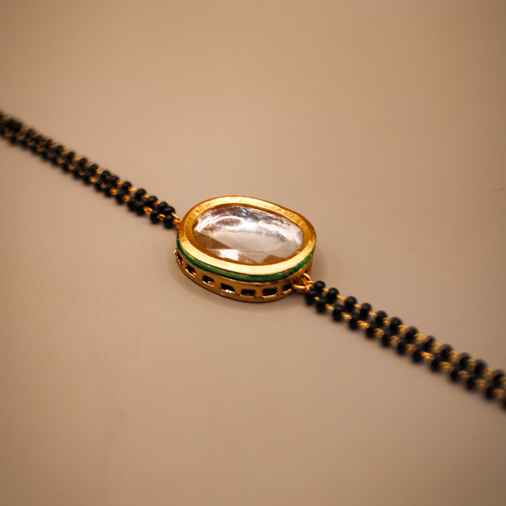 Oval Kundan Halo Gilded Mangalsutra Bracelet