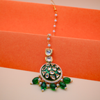 Panna Motif Kundan Maang Tikka